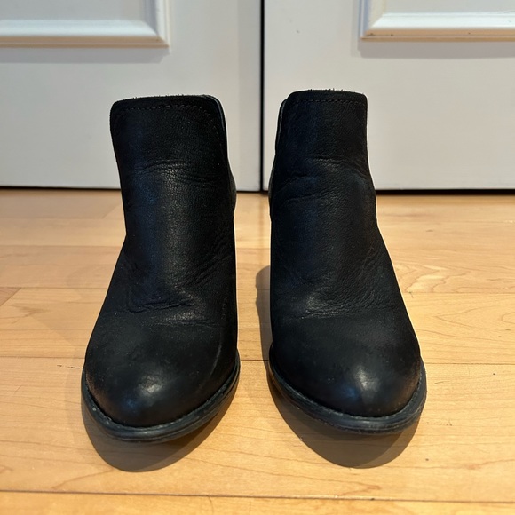 Steve Madden Black Heeled Booties (Women’s size 5) - Picture 5 of 5